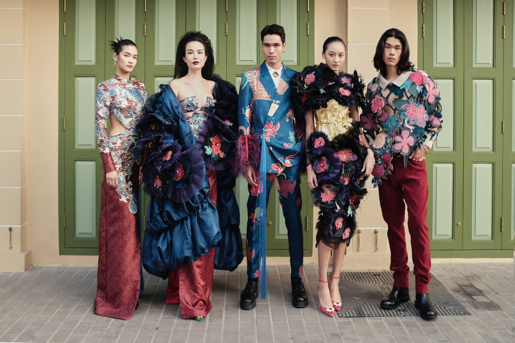 Siêu mẫu Thi Thi Phạm trình catwalk cùng dàn người mẫu Thái Lan - 5 Siêu mẫu Thi Thi Phạm trình catwalk cùng dàn người mẫu Thái Lan - 5