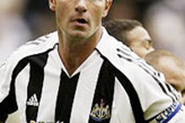 Shearer từ chối làm “phó” cho McClaren