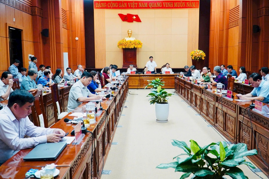 Quy định tạm thời về tiêu chuẩn, tiêu chí cán bộ sau sắp xếp - 1 Quy định tạm thời về tiêu chuẩn, tiêu chí cán bộ sau sắp xếp - 1