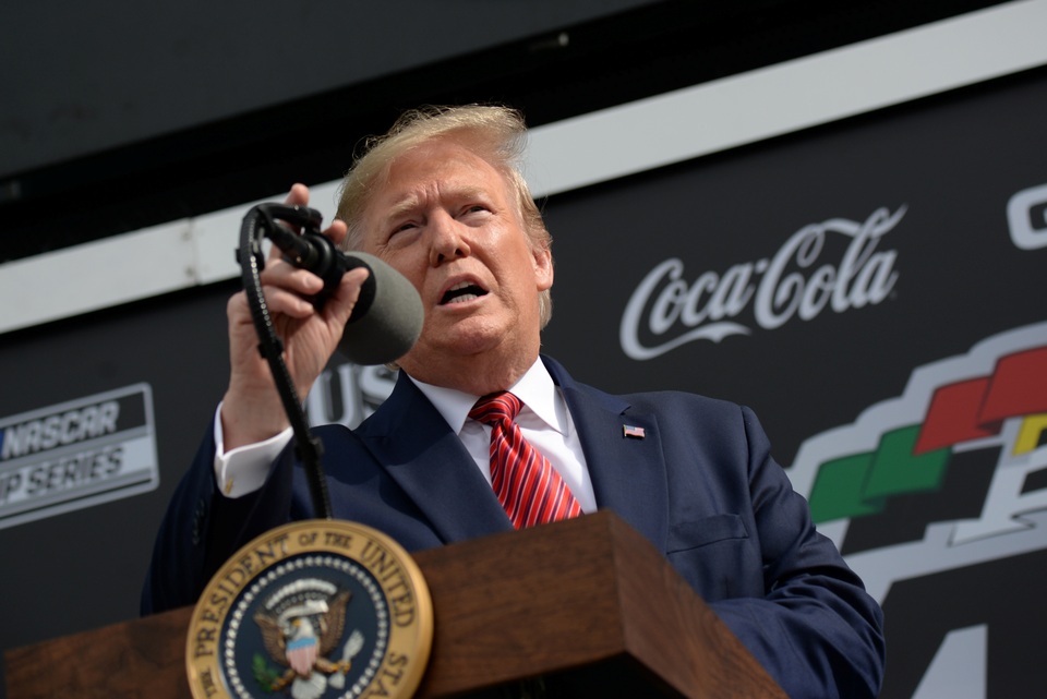 Xe quái thú, chuyên cơ của ông Trump xuất hiện tại thánh địa xe đua - 7 Xe quái thú, chuyên cơ của ông Trump xuất hiện tại thánh địa xe đua - 7