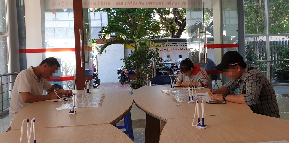 Hơn 4.600 người đăng ký hưởng bảo hiểm thất nghiệp do Covid-19 - 1 Hơn 4.600 người đăng ký hưởng bảo hiểm thất nghiệp do Covid-19 - 1