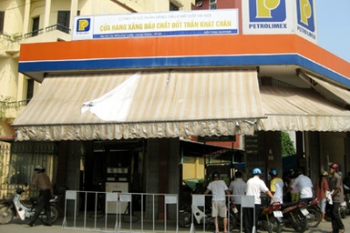 Số “nhảy cóc” ở cây xăng Trần Khát Chân