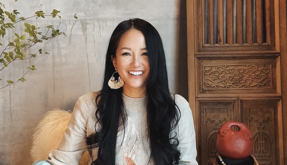 Hồng Nhung chia sẻ hậu trường hài hước khi quay MV tại nhà - 2 Hồng Nhung chia sẻ hậu trường hài hước khi quay MV tại nhà - 2