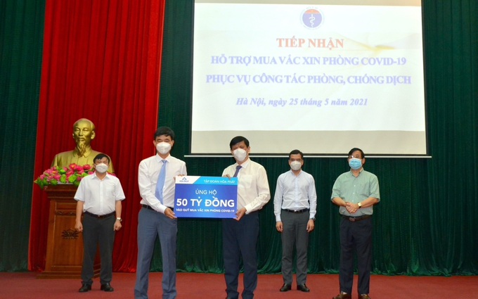 Tập đoàn Hòa Phát ủng hộ 50 tỷ đồng vào Quỹ mua vắc xin phòng Covid-19