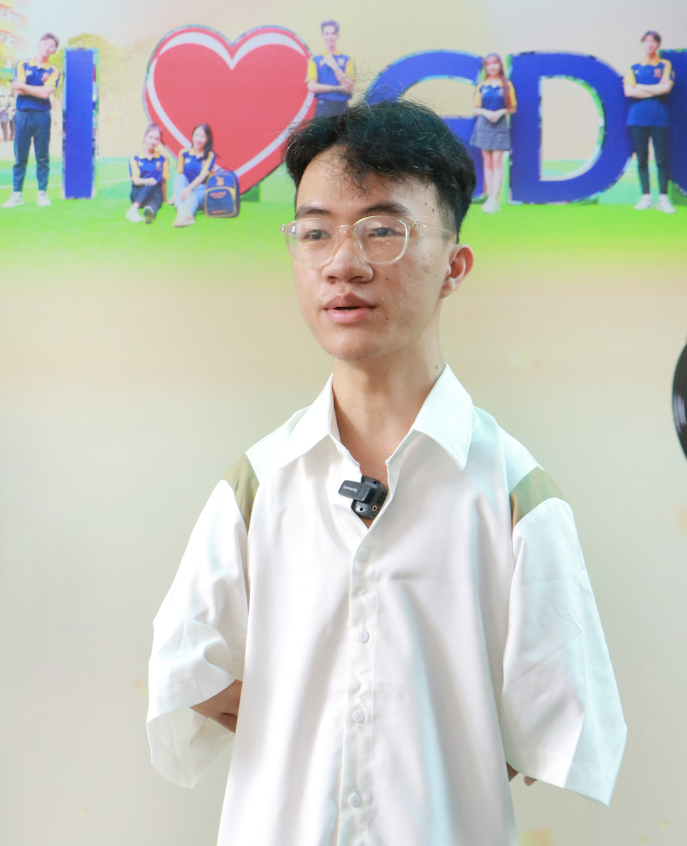 Những tân sinh viên đặc biệt: Không lẽ vì đói ăn, bất hạnh mà nghỉ học? - 8 Những tân sinh viên đặc biệt: Không lẽ vì đói ăn, bất hạnh mà nghỉ học? - 8