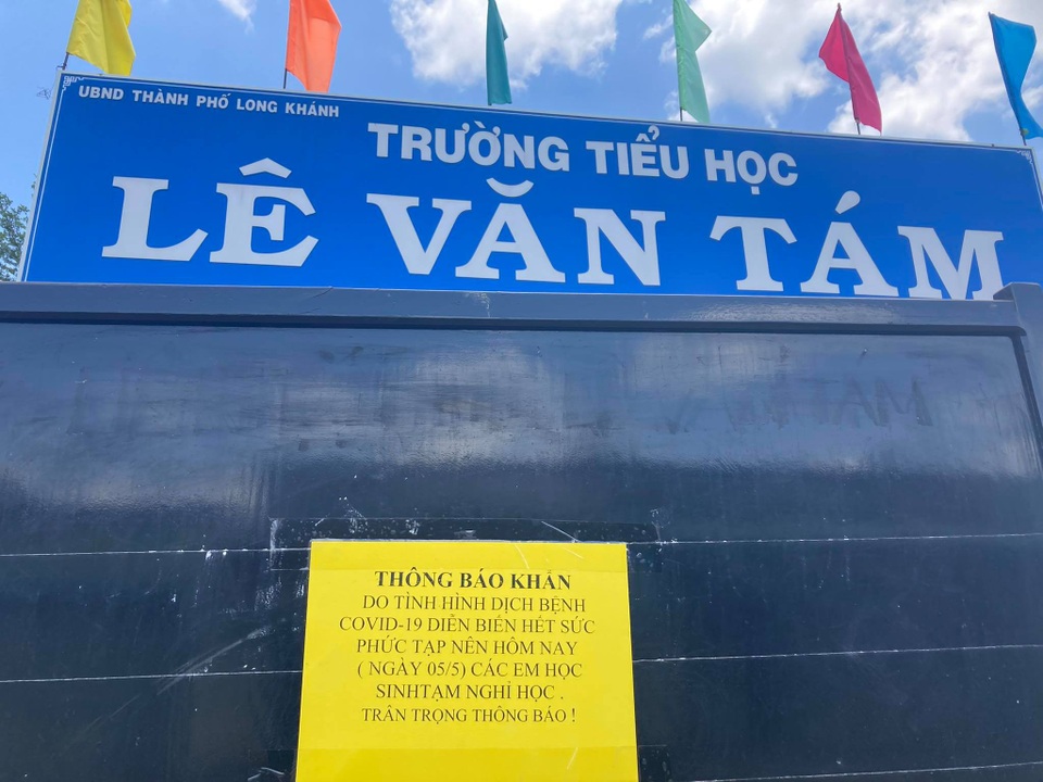 2 học sinh là F2 của ca 2999, TP Long Khánh phong tỏa 1 dãy nhà - 1 2 học sinh là F2 của ca 2999, TP Long Khánh phong tỏa 1 dãy nhà - 1