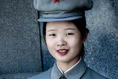 Binh sĩ Triều Tiên tươi rói giữa đời thường