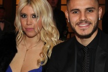 Bà xã Icardi khoe dáng gợi cảm trên mạng xã hội