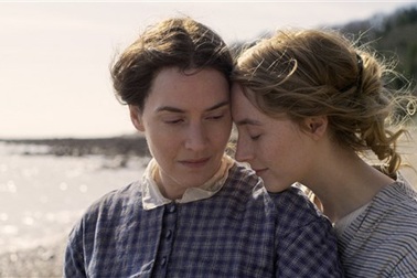 Kate Winslet chia sẻ về việc đóng cảnh nóng ở tuổi ngoài 40