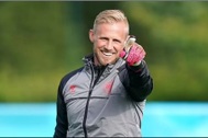 Thủ thành Kasper Schmeichel chọc giận đội tuyển Anh trước trận quyết đấu