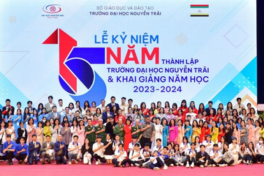 Trường Đại học Nguyễn Trãi tổ chức thành công Lễ kỷ niệm 15 năm thành lập