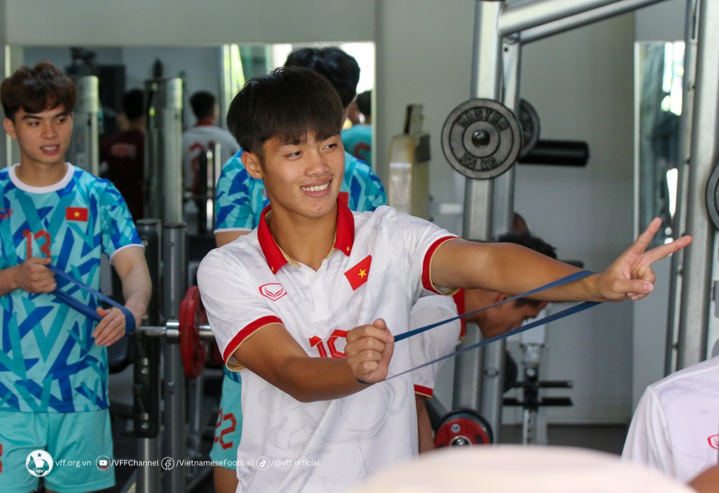 Được nghỉ cả ngày, U22 Việt Nam thư giãn trong… phòng tập - 3 Được nghỉ cả ngày, U22 Việt Nam thư giãn trong… phòng tập - 3