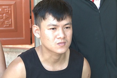 Bắt đối tượng truy nã mang theo súng đạn