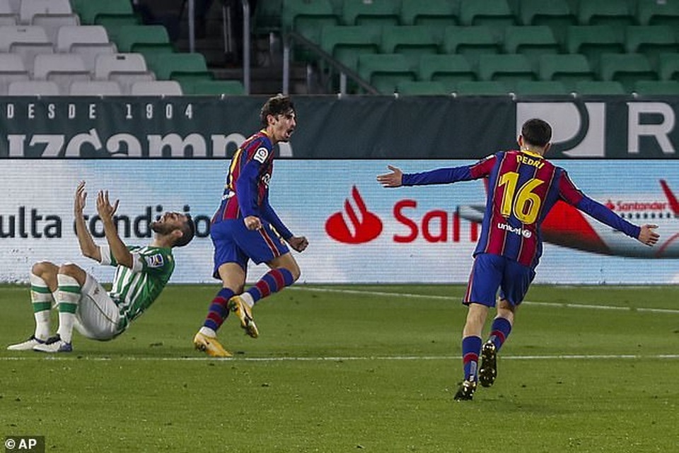 Messi lập công, Barcelona chiếm vị trí thứ hai của Real Madrid - 5 Messi lập công, Barcelona chiếm vị trí thứ hai của Real Madrid - 5