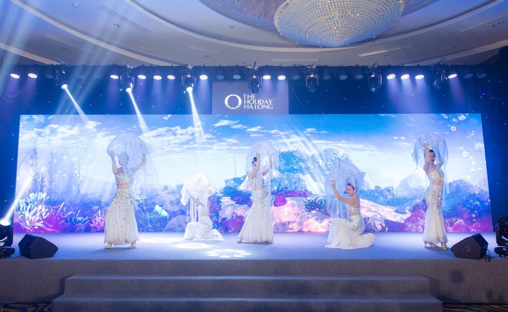 Mua căn hộ nghỉ dưỡng The Holiday Ha Long, khách hàng trúng ôtô bạc tỷ - 3 Mua căn hộ nghỉ dưỡng The Holiday Ha Long, khách hàng trúng ôtô bạc tỷ - 3