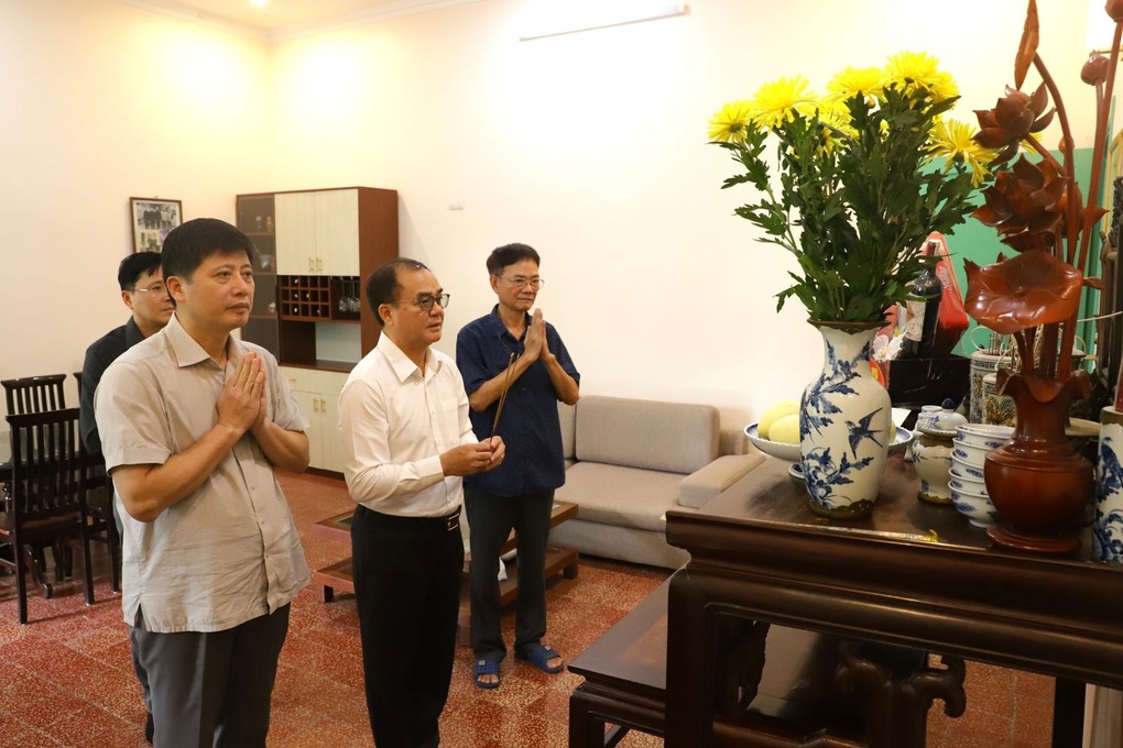 Lãnh đạo Bộ Nội vụ tri ân, tưởng nhớ cố Bộ trưởng qua các thời kỳ - 2 Lãnh đạo Bộ Nội vụ tri ân, tưởng nhớ cố Bộ trưởng qua các thời kỳ - 2