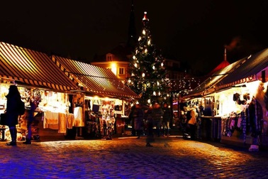 Đi chợ Giáng sinh trong ngày 24/12 ở Nhật Bản