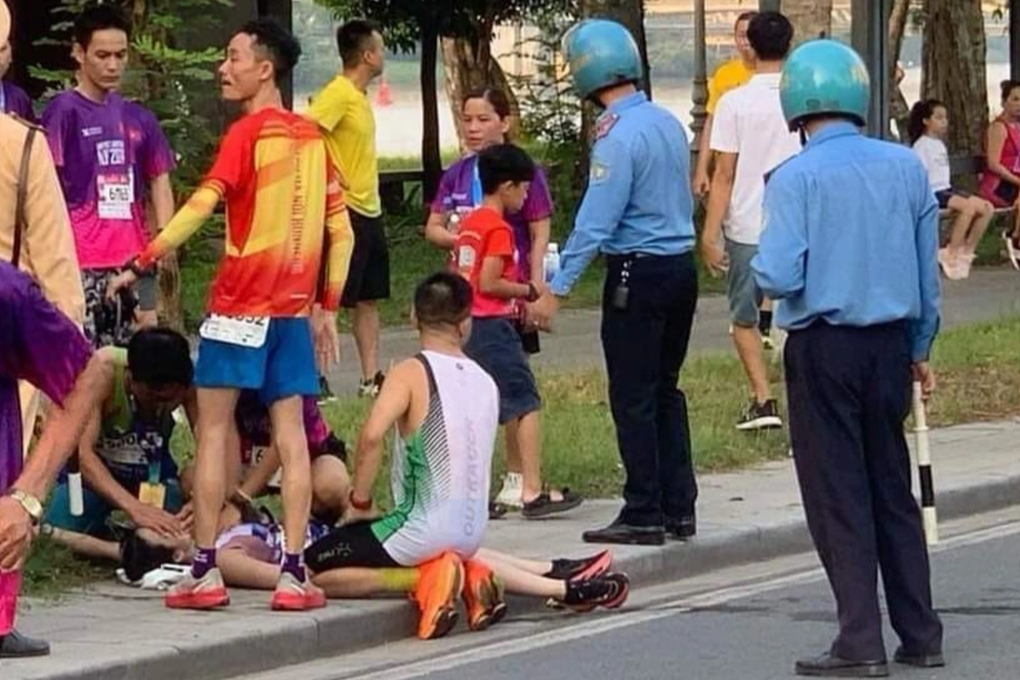 Cụ ông đột quỵ qua đời khi đi tập thể dục trong ngày nóng gay gắt - 1 Cụ ông đột quỵ qua đời khi đi tập thể dục trong ngày nóng gay gắt - 1