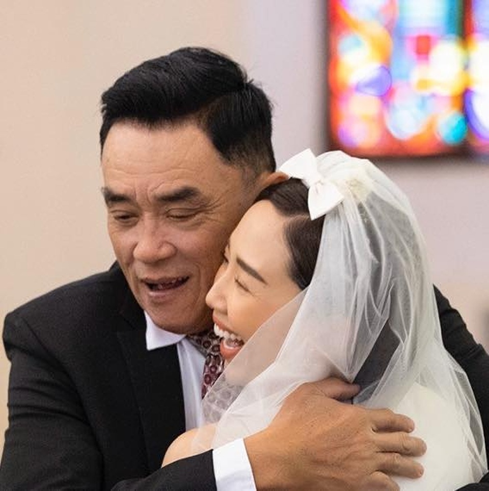 Bí mật buồn đằng sau việc mẹ Tóc Tiên vắng mặt trong đám cưới con gái - 3 Bí mật buồn đằng sau việc mẹ Tóc Tiên vắng mặt trong đám cưới con gái - 3