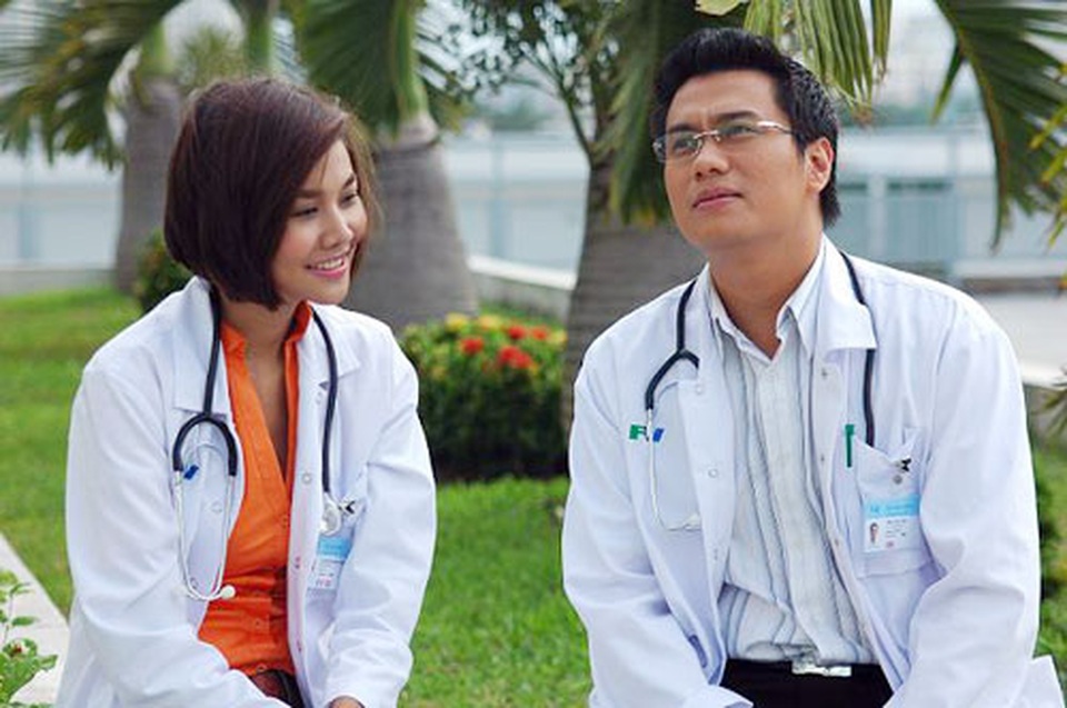 Ngắm Việt Anh, Nhã Phương, Việt Hương và loạt sao hoá thân thành bác sĩ - 8 Ngắm Việt Anh, Nhã Phương, Việt Hương và loạt sao hoá thân thành bác sĩ - 8