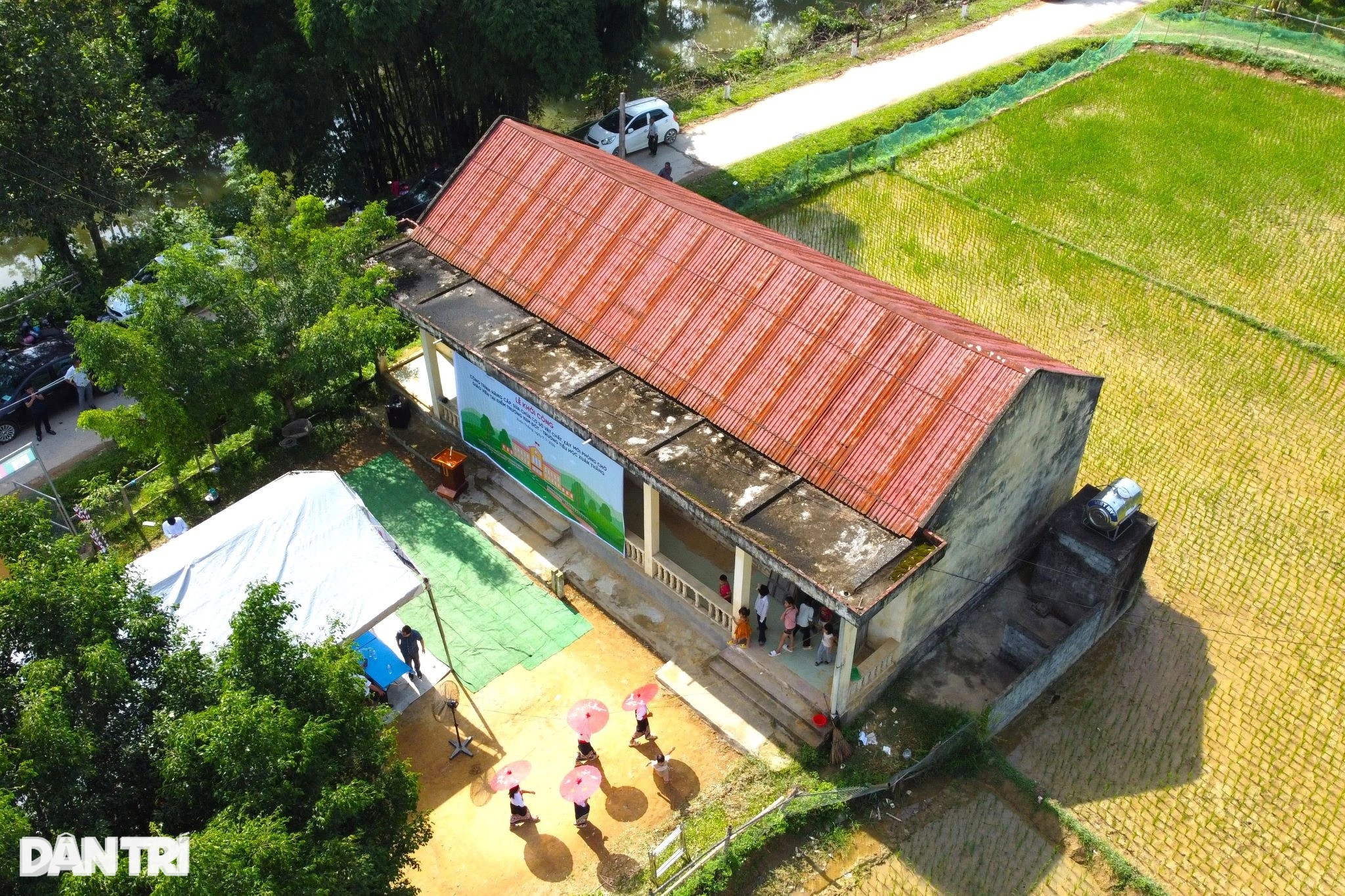 Thêm ngôi trường Dân trí giúp học sinh vùng cao Thanh Hóa an tâm đến trường - 2 Thêm ngôi trường Dân trí giúp học sinh vùng cao Thanh Hóa an tâm đến trường - 2