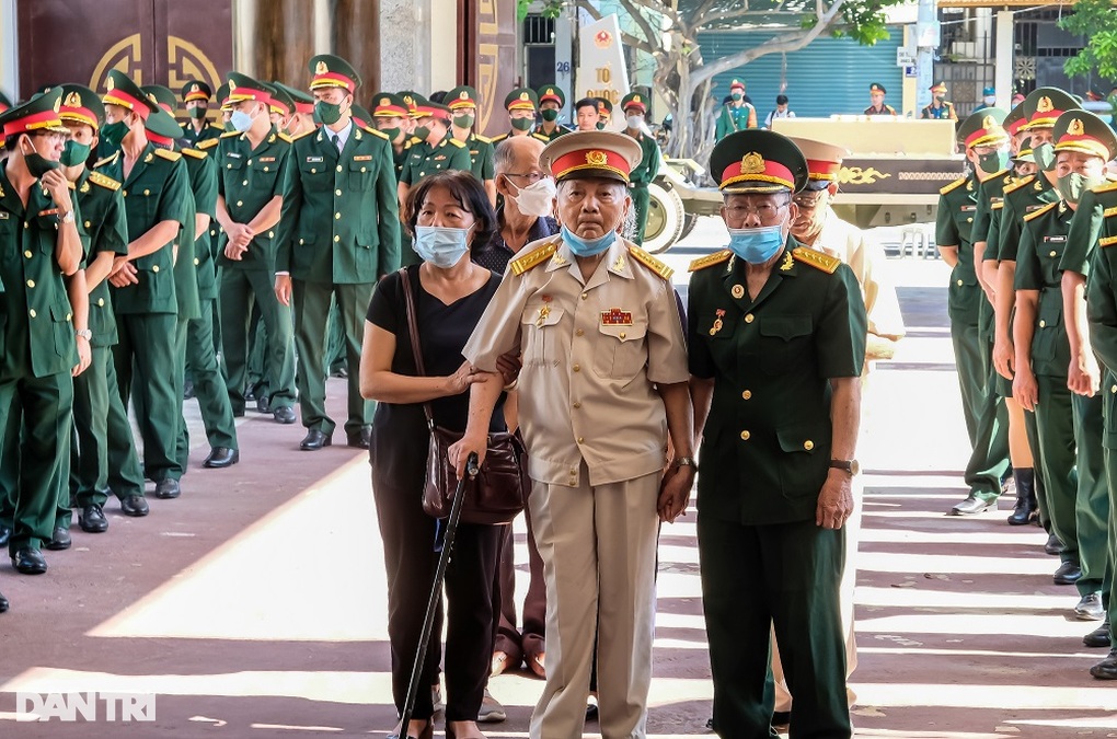 Anh hùng Kostas Nguyễn Văn Lập an nghỉ tại Đà Nẵng - 4 Anh hùng Kostas Nguyễn Văn Lập an nghỉ tại Đà Nẵng - 4