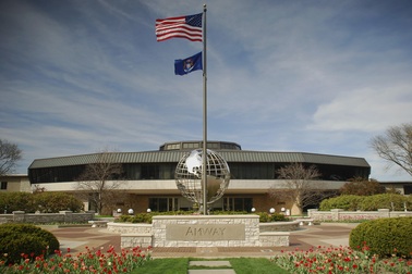 Amway Việt Nam – Phát triển kinh doanh song hành cùng trách nhiệm với cộng đồng