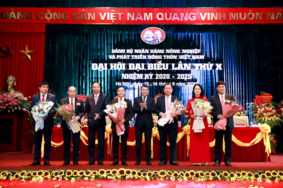 Đại hội đại biểu Đảng bộ Agribank lần thứ X nhiệm kỳ 2020 - 2025 thành công tốt đẹp - 3 Đại hội đại biểu Đảng bộ Agribank lần thứ X nhiệm kỳ 2020 - 2025 thành công tốt đẹp - 3