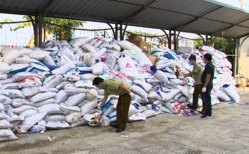 Vụ thu giữ 13 triệu găng tay cao su cũ: Đã được khoanh vùng, chờ xử lý ? - 2 Vụ thu giữ 13 triệu găng tay cao su cũ: Đã được khoanh vùng, chờ xử lý ? - 2