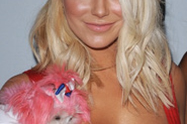 Aubrey O'Day “khoe” ngực bằng váy “sexy”