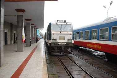 Xúc tiến di dời nhà ga đường sắt ra phía Tây