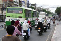 Đã có giải pháp “cứu” xe buýt TPHCM