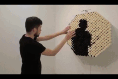 Vượt qua giới hạn, người nghệ sĩ tạo ra gương soi từ gỗ và thú nhồi bông!