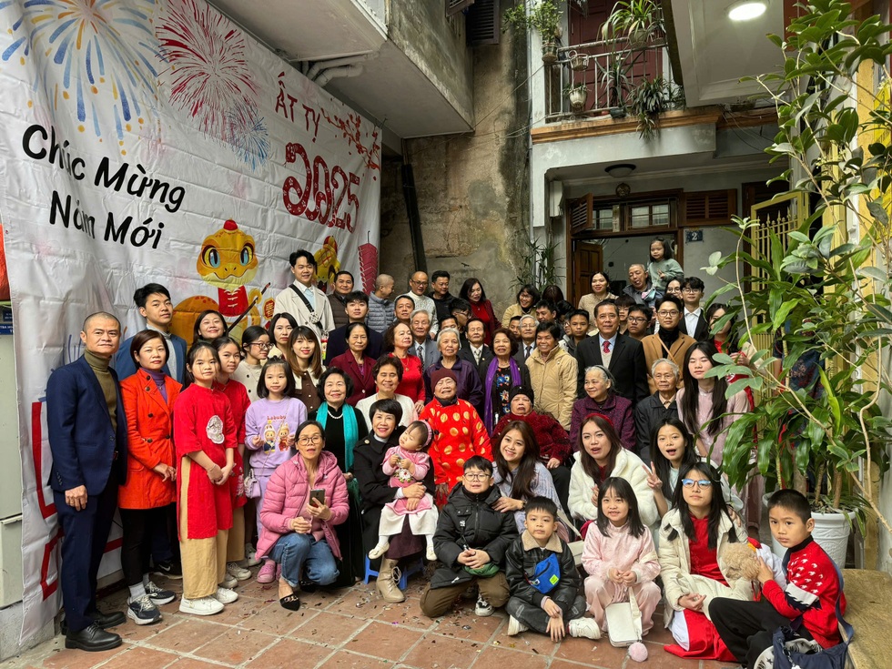 Tết ở gia đình Hà Nội có hơn 300 thành viên - 1 Tết ở gia đình Hà Nội có hơn 300 thành viên - 1