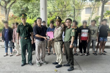 Tây Ninh tiếp nhận 3 tội phạm truy nã đặc biệt nguy hiểm từ Campuchia