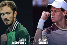 Chuyên gia: "Đánh bại Djokovic, Sinner có lợi thế tinh thần hơn Medvedev"