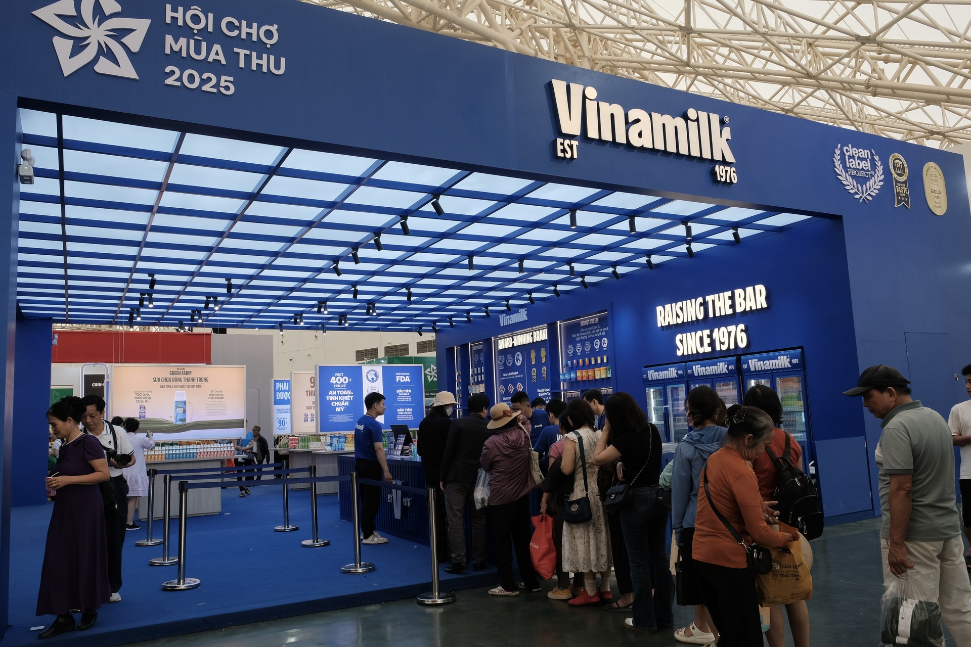 Các doanh nghiệp ông lớn mang gì đến Hội chợ Mùa Thu lần thứ nhất? - 4 Các doanh nghiệp ông lớn mang gì đến Hội chợ Mùa Thu lần thứ nhất? - 4