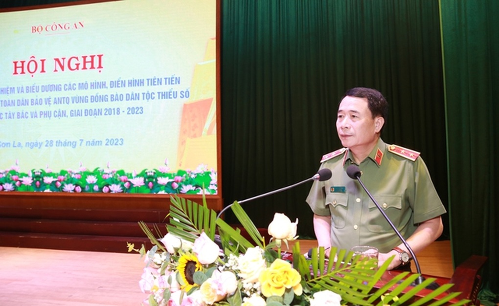 Gần 70.000 tin báo từ nhân dân giúp công an bắt giữ hơn 11.500 tội phạm - 1 Gần 70.000 tin báo từ nhân dân giúp công an bắt giữ hơn 11.500 tội phạm - 1
