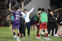 Quang Hải ghi bàn, CLB Hà Nội hòa TPHCM trong trận cầu có 2 thẻ đỏ