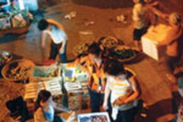 Những người “đốt” mình trong đêm