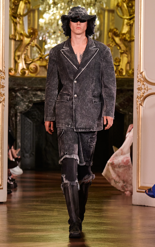 Thiết kế denim phá cách gây ấn tượng tại Tuần lễ thời trang Paris - 3 Thiết kế denim phá cách gây ấn tượng tại Tuần lễ thời trang Paris - 3