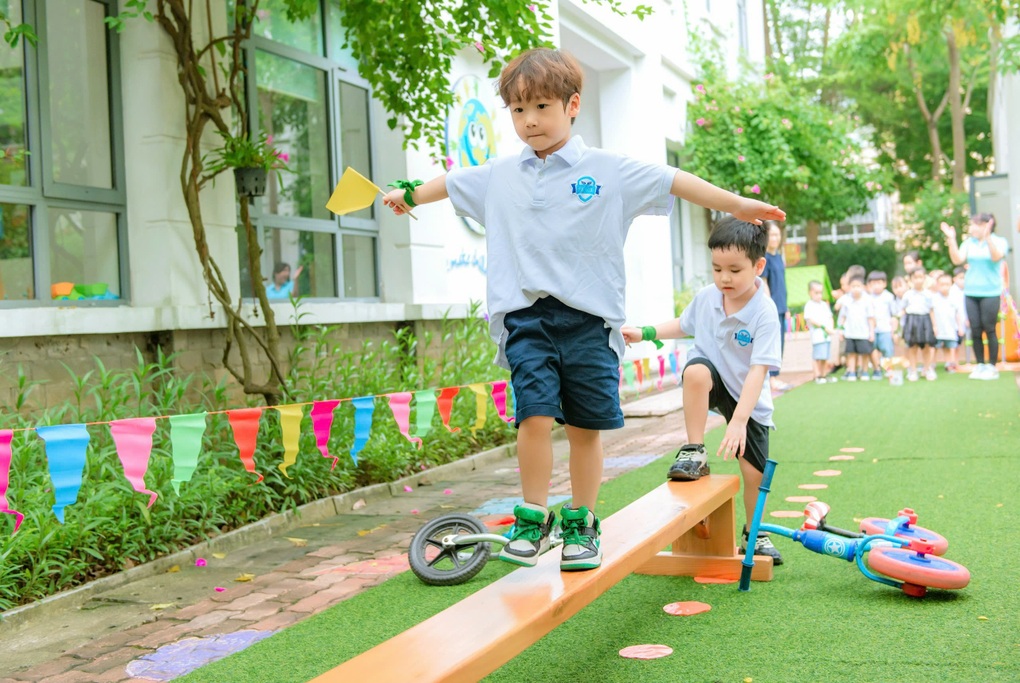 Peace School이 공식적으로 Cambridge Early Years Center로 변경되었습니다. - 4 Peace School chính thức trở thành Trung tâm Cambridge Early Years - 4