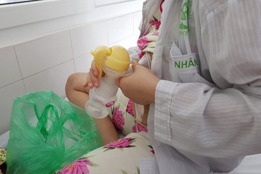 Trầm cảm sau sinh, BS ám ảnh câu chuyện 2 mẹ con quấn dây điện tự tử