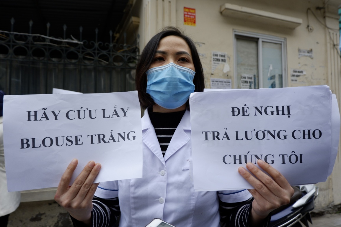 Nhân viên y tế bị bệnh viện nợ lương: Chúng tôi đã đến đường cùng - 4 Nhân viên y tế bị bệnh viện nợ lương: Chúng tôi đã đến đường cùng - 4