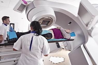 Không có khối u để cắt bỏ, bác sĩ điều trị ung thư máu như thế nào?