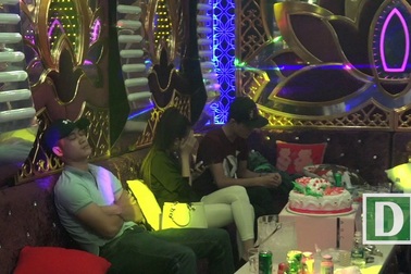 Gần 100 nam nữ thác loạn trong karaoke “chui”