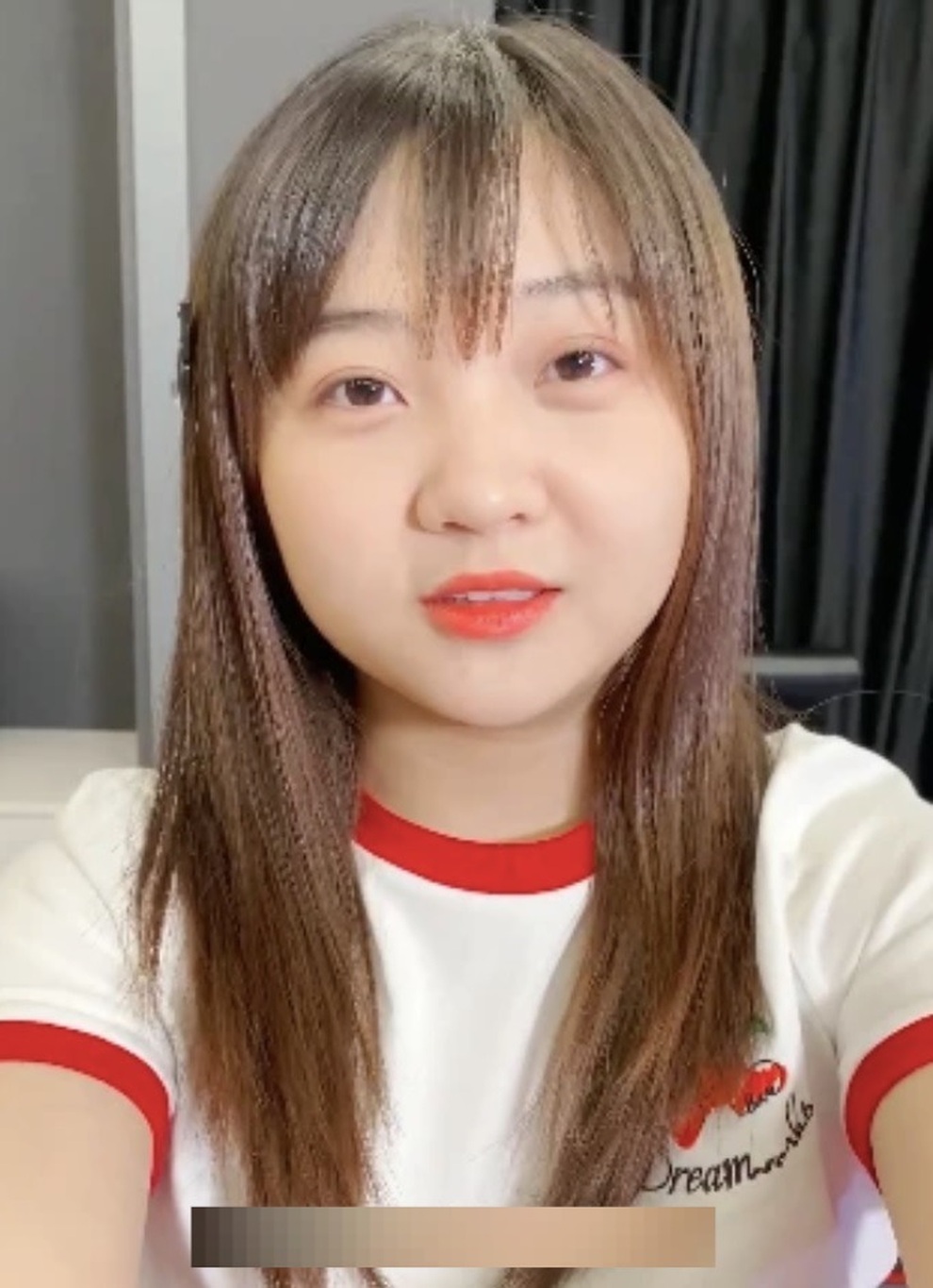 Bé gái Olympic mãi chật vật: Nhiều người hỏi Trương Nghệ Mưu ở đâu... - 2