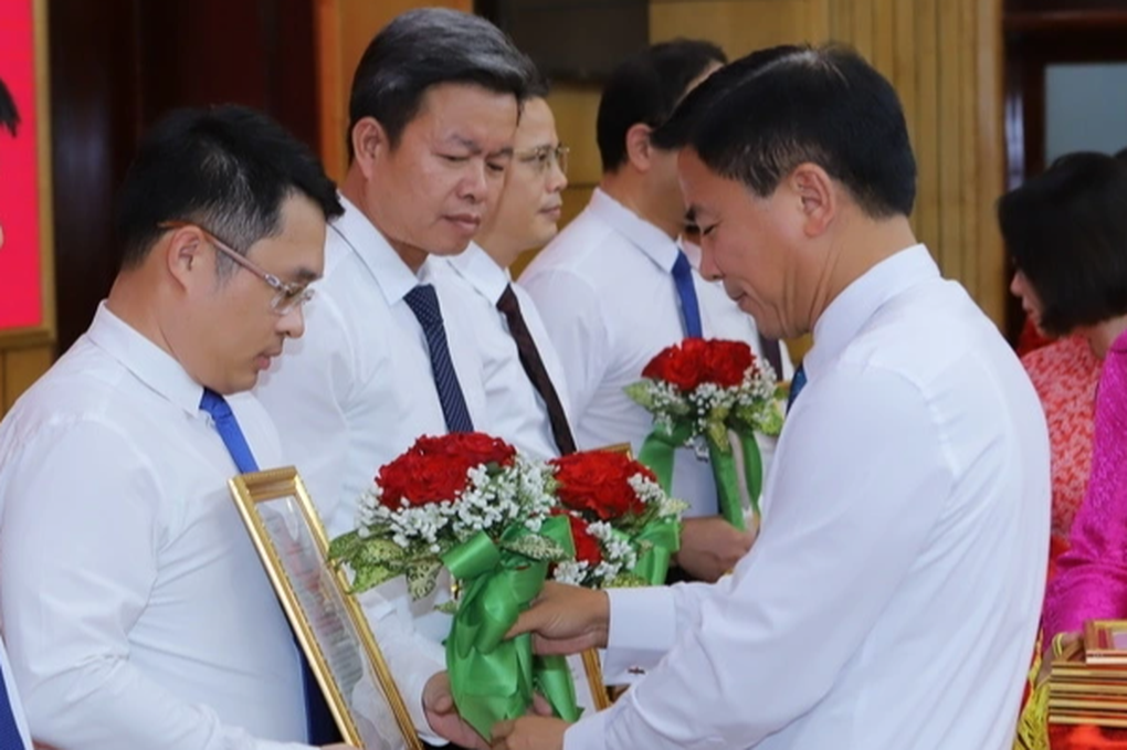 Thanh Hóa điều động, luân chuyển nhiều cán bộ, lãnh đạo chủ chốt - 1