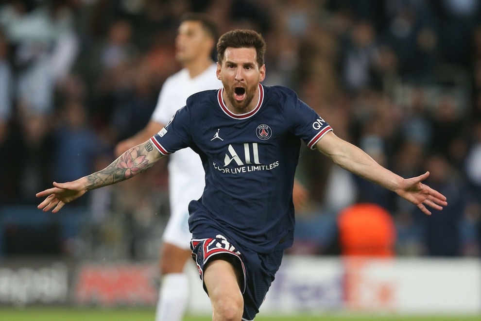 Lionel Messi tỏa sáng rực rỡ ở PSG: Khi siêu nhân biến hình… - 3 Lionel Messi tỏa sáng rực rỡ ở PSG: Khi siêu nhân biến hình… - 3