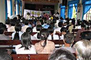 Đình chỉ công tác hàng loạt cán bộ liên quan vụ phá rừng Kẻ Gỗ  